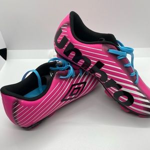 Umbro Girls Arturo 2.0 Pink soccer cleats